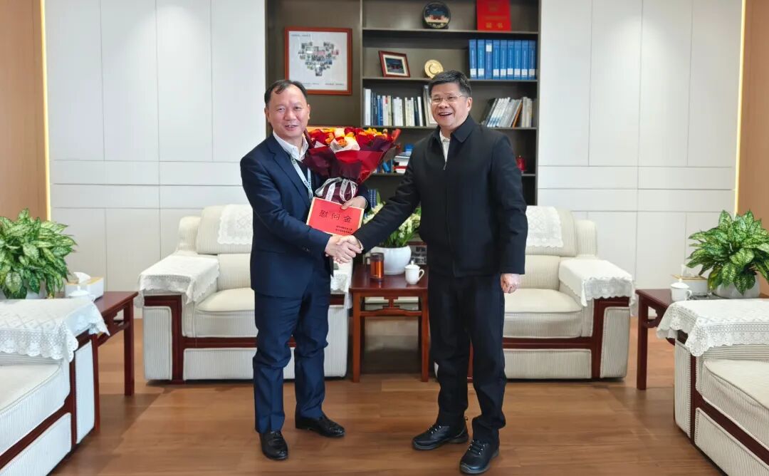 新春送暖 情系人才｜南宁高新区领导莅临欧亿-中国一站式体育服务平台开展新春慰问